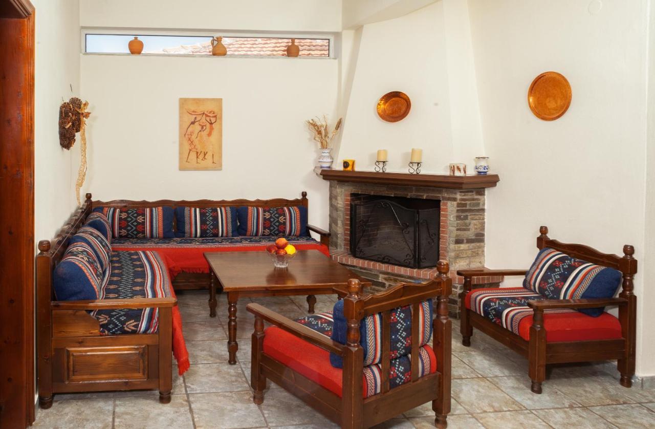 Elatos Country House Bed & Breakfast ปอร์เตเรีย ภายนอก รูปภาพ
