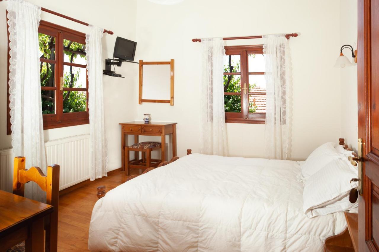 Elatos Country House Bed & Breakfast ปอร์เตเรีย ภายนอก รูปภาพ