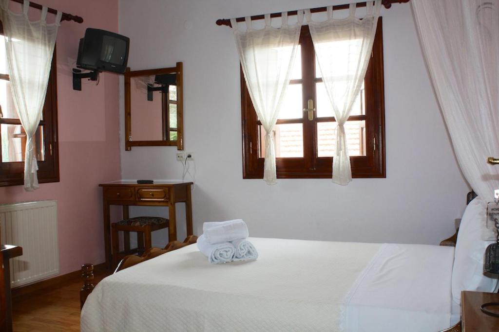 Elatos Country House Bed & Breakfast ปอร์เตเรีย ภายนอก รูปภาพ